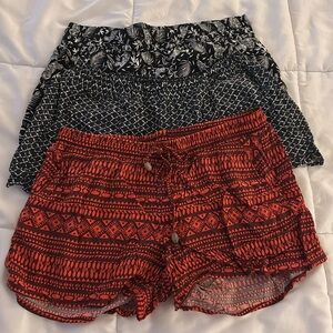 Lot of 3 pairs of Old Navy Women's Pull on shorts - Size Small